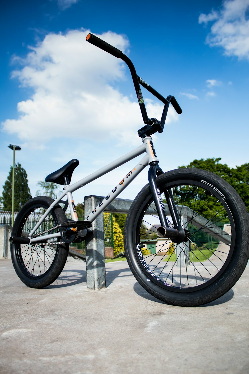 Bicicleta BMX GW freestyle rin 20